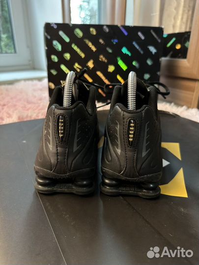 Кроссовки Nike Shox R4