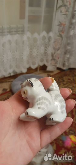 Котенок фигурка