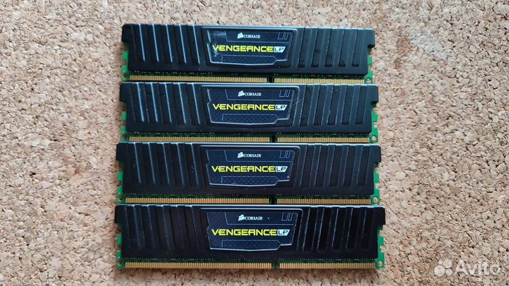 Оперативная память DDR3 Corsair Vengeance LP 8+8GB