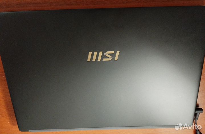 Ноутбук MSI Modern 15 B12M
