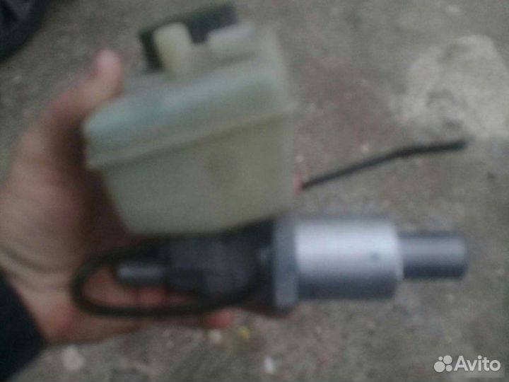 Главный тормозной цилиндр Mercedes-Benz S W220