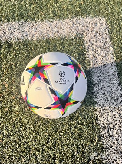 Футбольный мяч Adidas лига чемпионов 2023