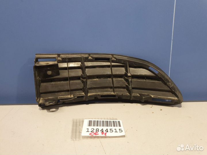 Решётка в бампер правая Toyota RAV 4 2013-2019