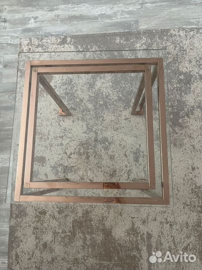 Журнальный столик