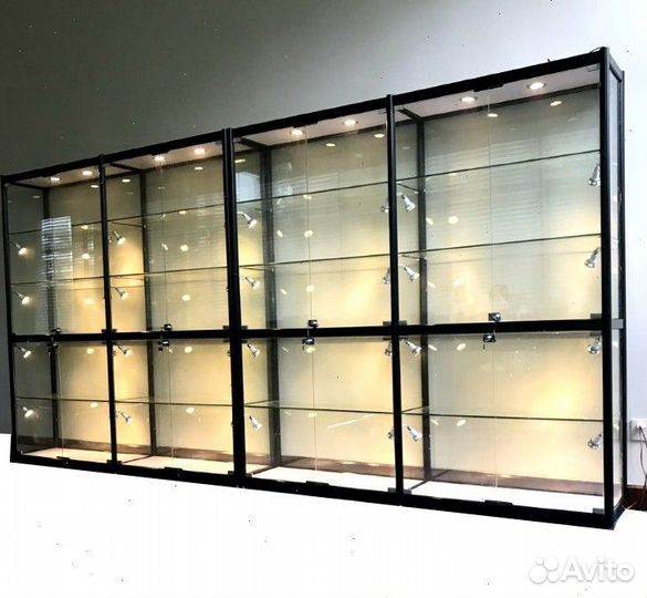 Торговая витрина металлическая с дверцами