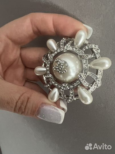 Брошь Chanel