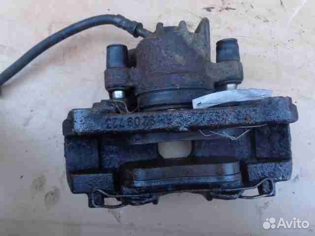 Суппорт передний левый Volvo XC70 1 (SZ,LZ)