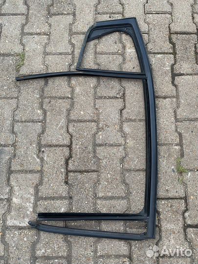 Уплотнитель стекла задн прав chevrolet Cruze I