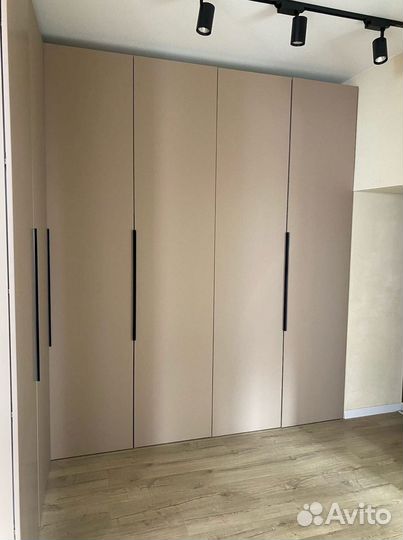 Встроенный шкаф