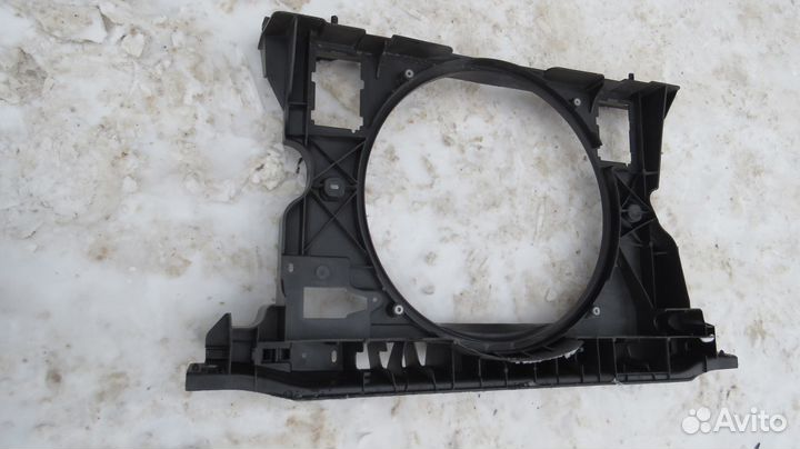 Рамка радиатора Citroen DS4 7104RR