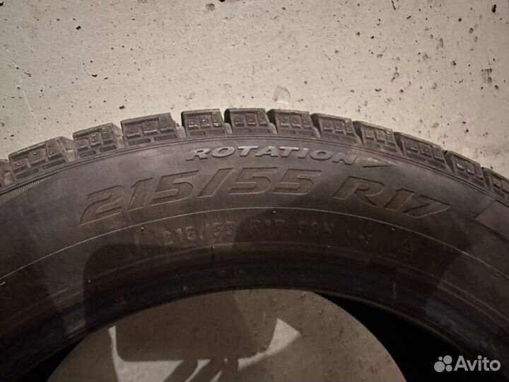 Pirelli Ice Zero FR 215/55 R17