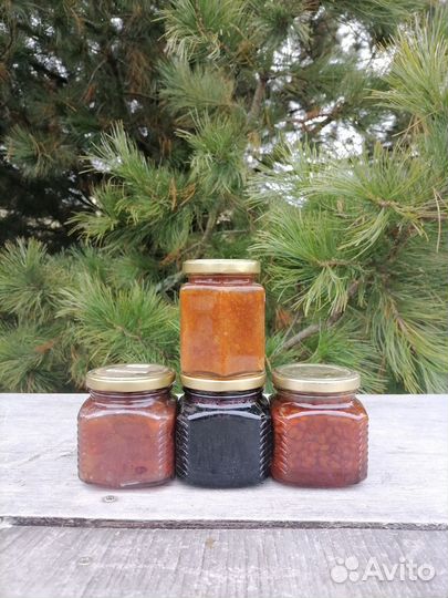 Варенье. Клюква. Яблоки. Морошка. Черника