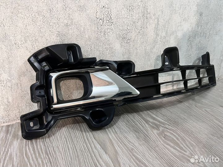 Решетка бампера Toyota Land Cruiser 2015- правая