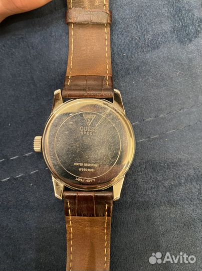 Часы Guess