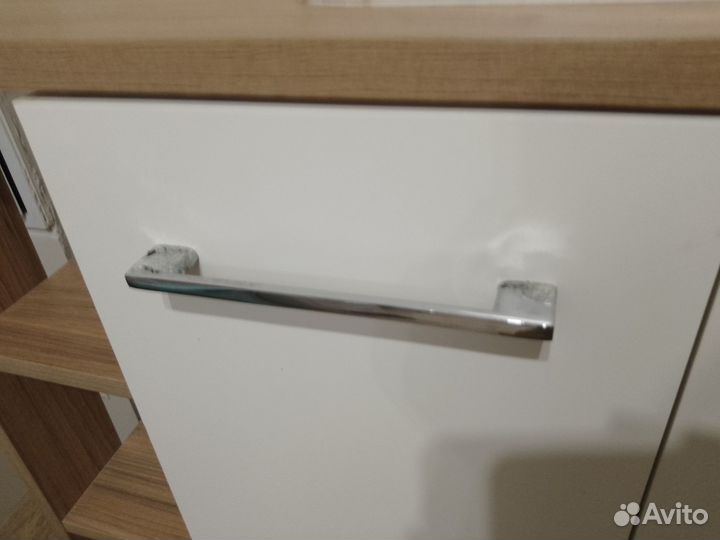 Тумба для ванной и зеркало