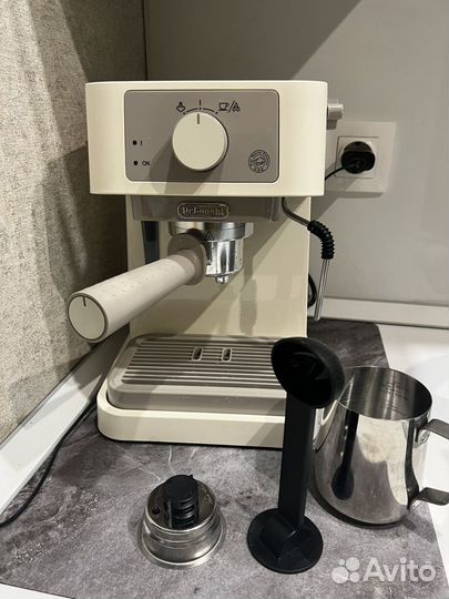 Продам кофеварку рожковую DeLonghi EC235