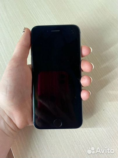 Телефон iPhone 6s