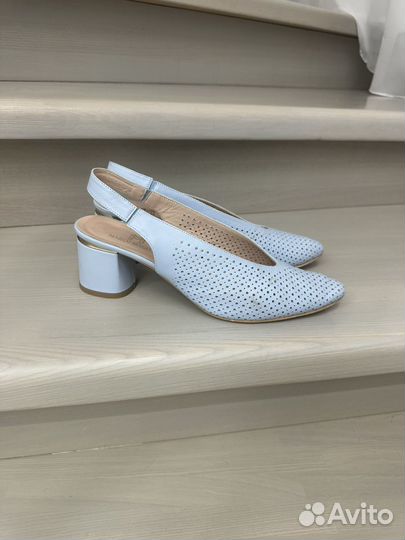 Босоножки женские