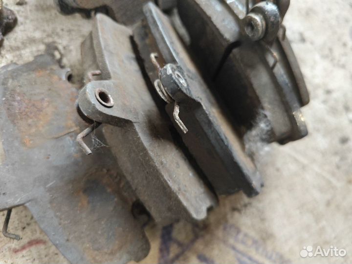 Колодки тормозные Renault Logan I (2004—2009)