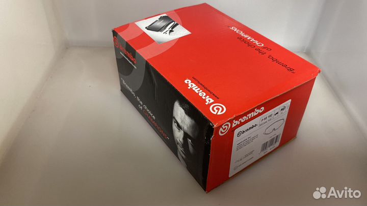 Колодки тормозные передние VAG Brembo P85182