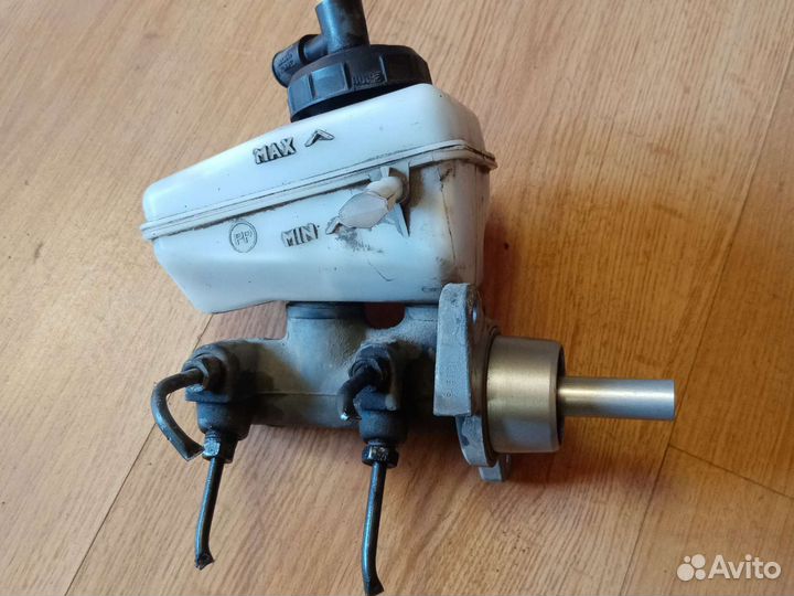 Главный тормозной цилиндр Рено логан 1