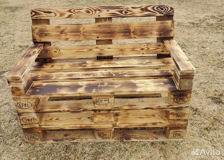 Скамейка из поддонов
