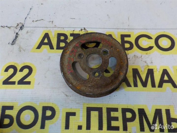 Шкив водяного насоса (помпы) Toyota Yaris (XP10)