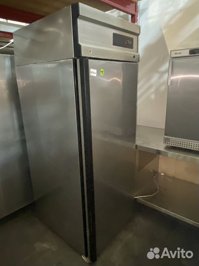 Холодильный шкаф