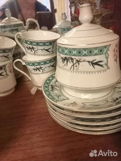 Фарфоровый чайный сервиз