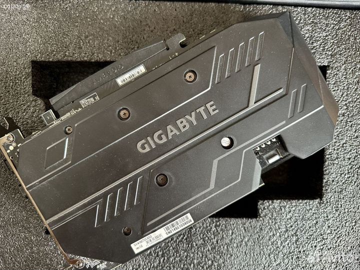 Видеокарта gigabyte 1660 Ti