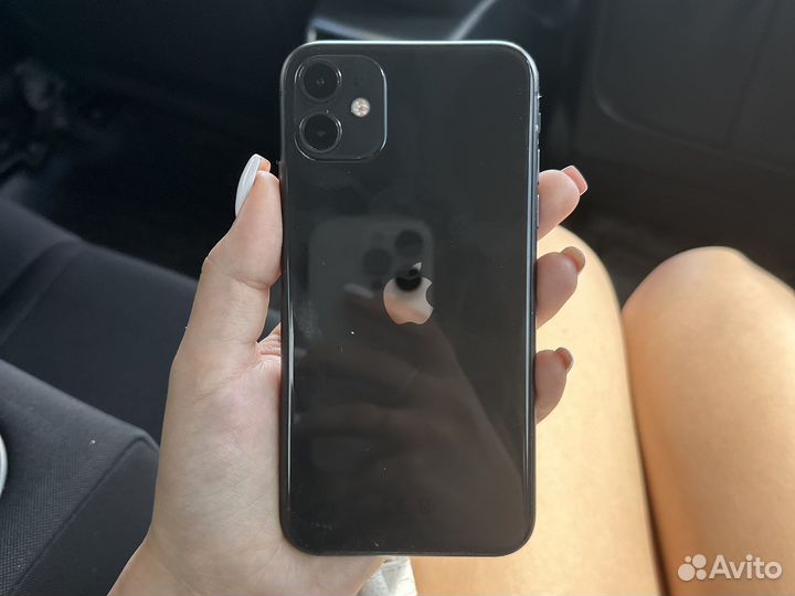 Телефон iPhone 11