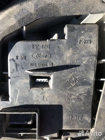 Форд Фиеста фонарь задний
