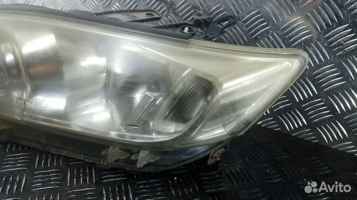 Фара левая Toyota RAV4