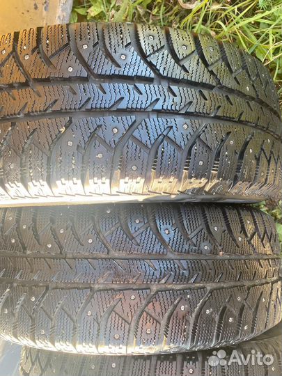 Bridgestone Ice Cruiser 7000S 215/60 R16