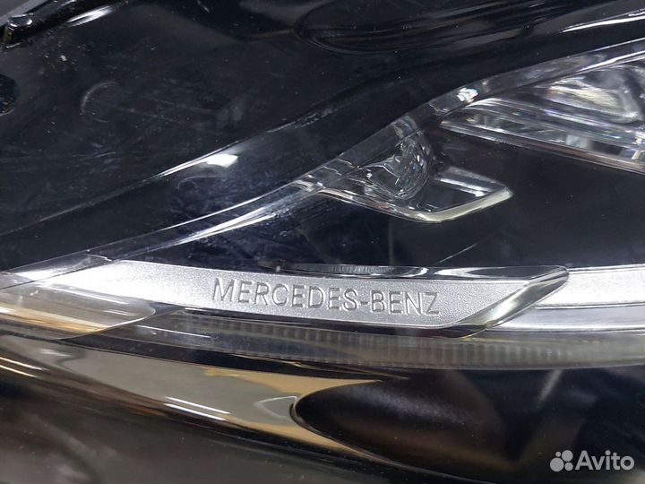 Фара передняя правая Mercedes 205