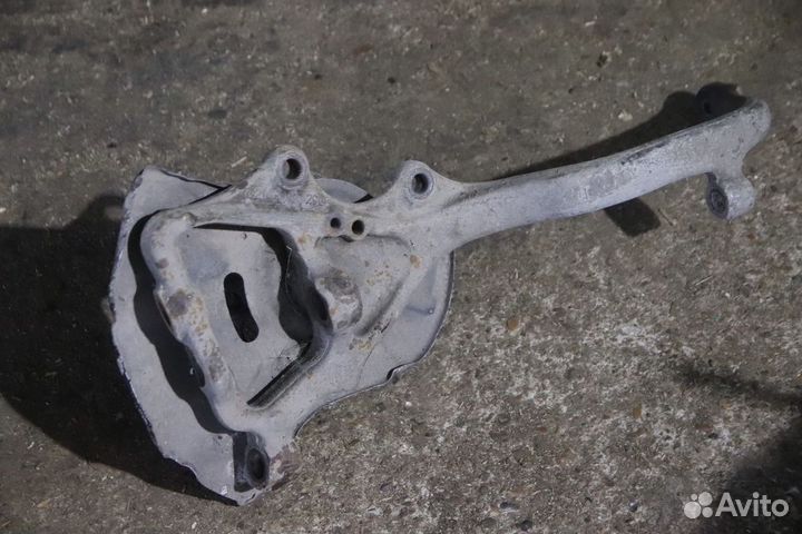 Кулак поворотный ступица Мерседес W221