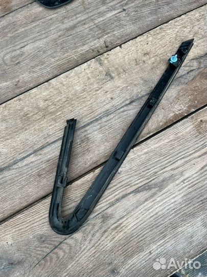 Молдинг форточки передний левый Honda Civic 4D 1.3