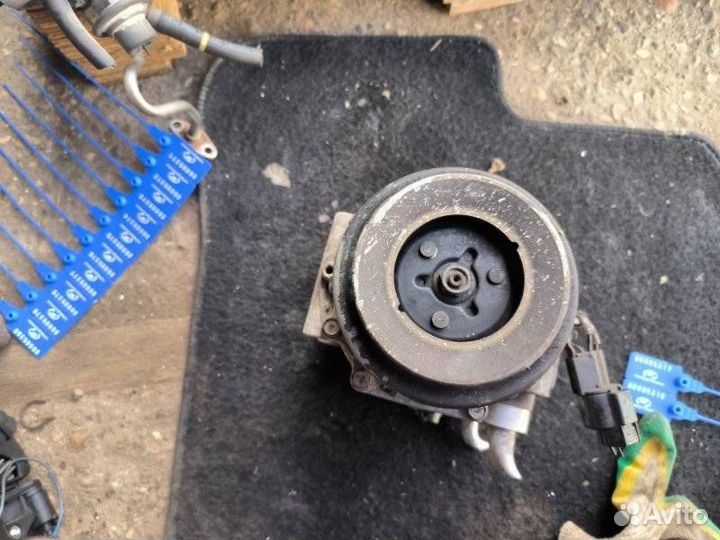 Компрессор подвески Mitsubishi Pajero Sport nonr K