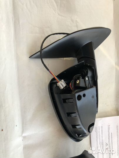 Зеркало заднего вида