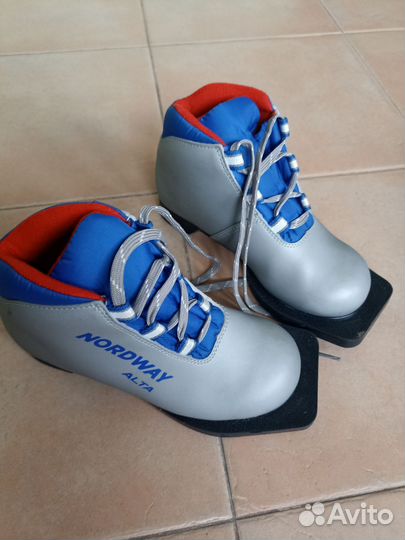Лыжные ботинки р.31