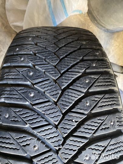 Accelera 651 215/55 R17