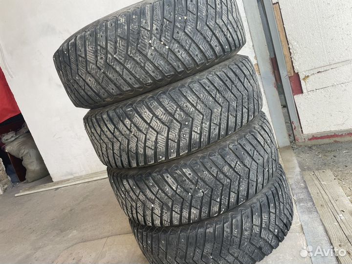 Goodyear Ultragrip Ice Arctic 225/65 R17