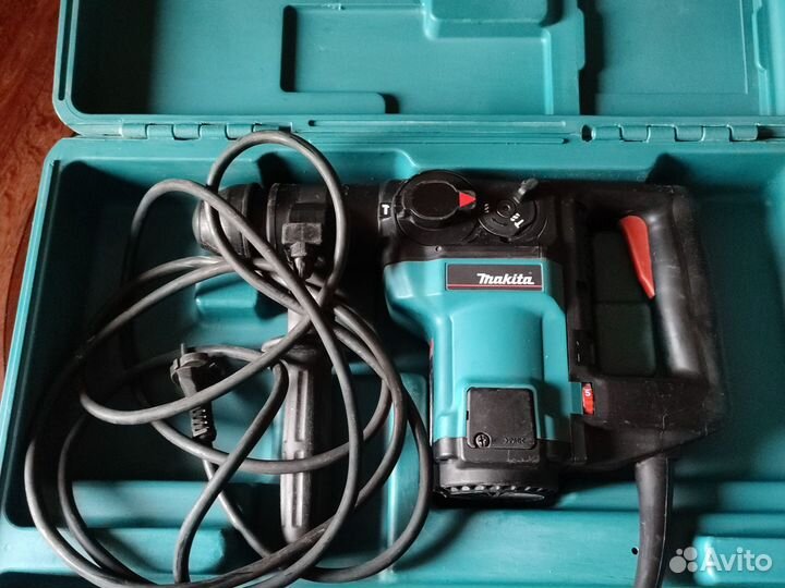 Перфоратор makita HR 3000c