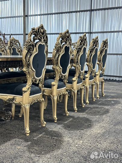 Стол со стульями