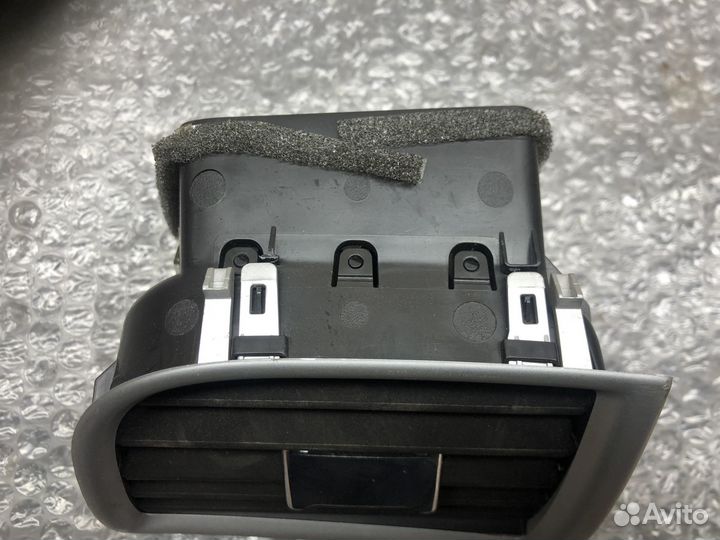 Дефлектор торпедо правый Ford Explorer V 10-15