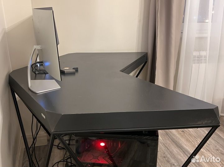 Письменный стол бу угловой Archpole