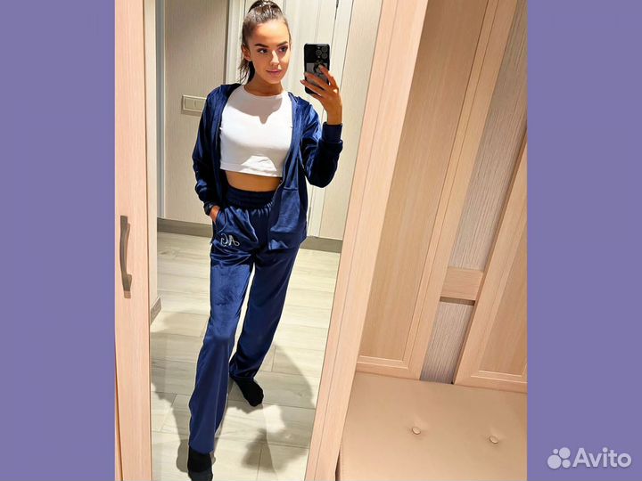 Велюровый костюм женский спортивный