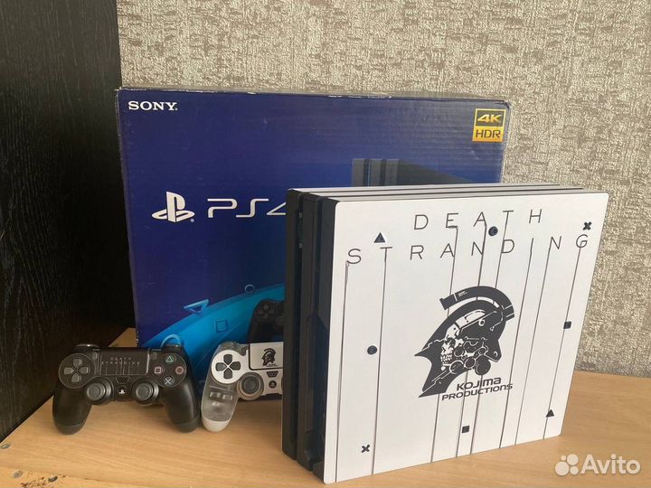 Ps4 pro 1 tb 2 геймпада + 400 игр