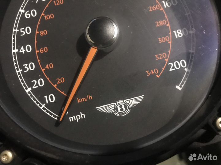 Щиток приборов на Бентли Континенталь GT