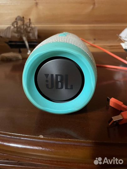 Колонка jbl charge 3